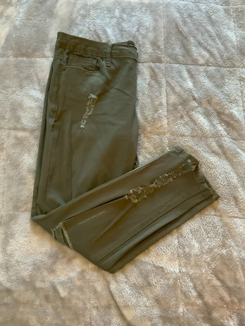 Silver Crush Women's Junior Size 7/8 Olive Green Distressed Pants (1320)